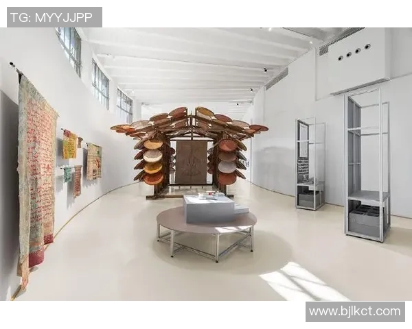 米兰市举办国际艺术展，展示当代艺术新趋势